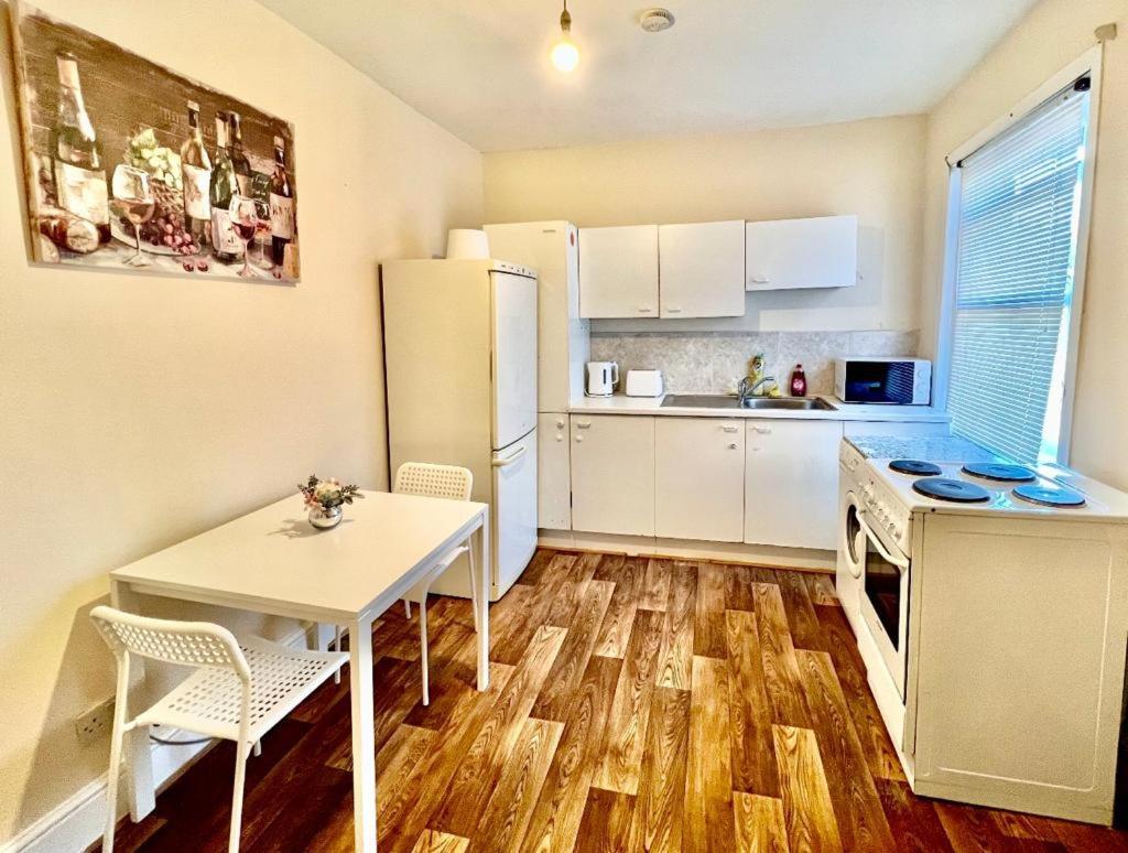 Apartament Studio Flat In Colliers Wood Londyn Zewnętrze zdjęcie